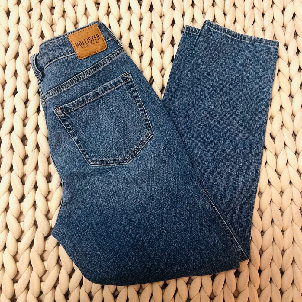 Hollister High Rise Mom Jean